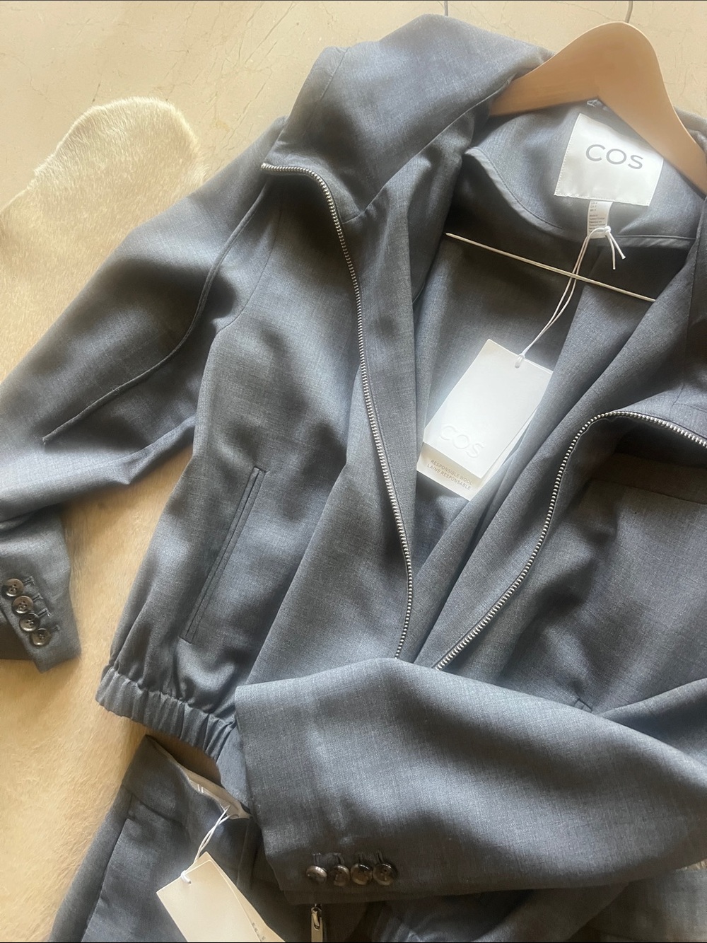 COS tailored set with folded a line skirt and a hooded jacket 6 - Picture 10 of 14